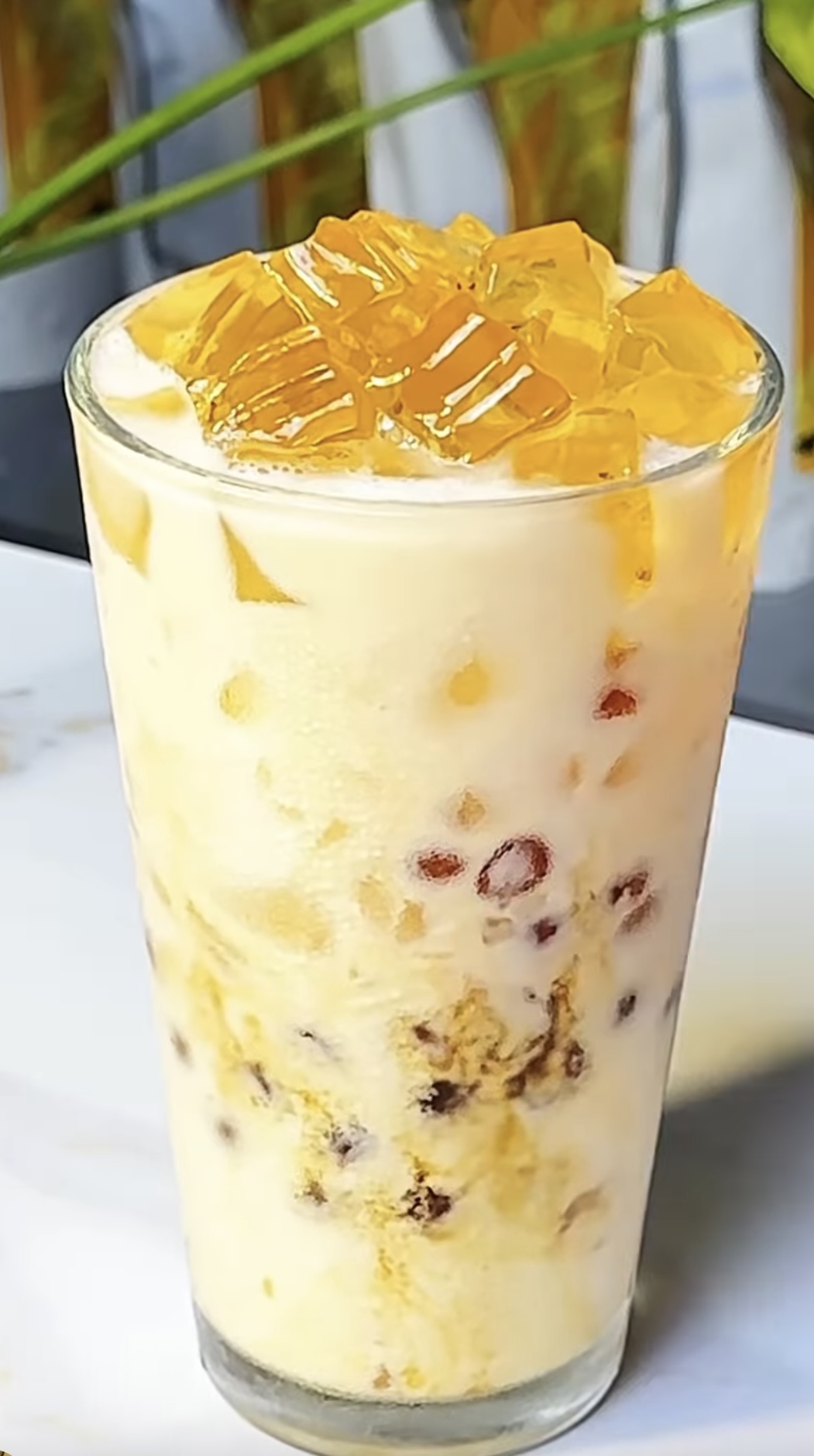 Yogurt shaken with Osmanthus and Boba - Sữa Chua Lắc Trân Châu Thạch Quế Hoa 